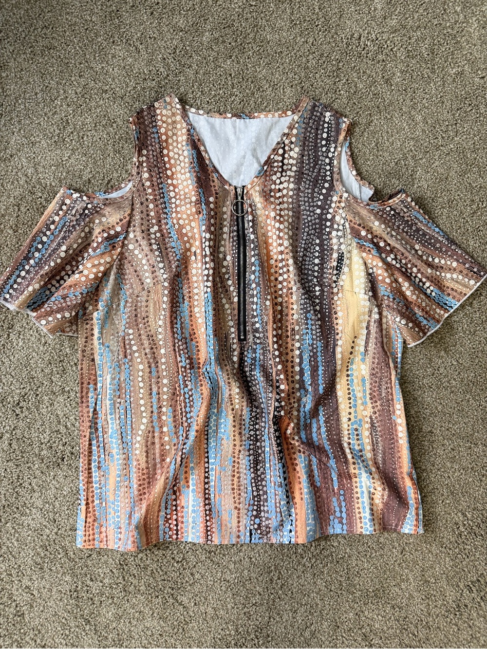 **NEVER WORN** SHEIN Cold-Shoulder Zip Front Blouse in Brown, Blue, Cream